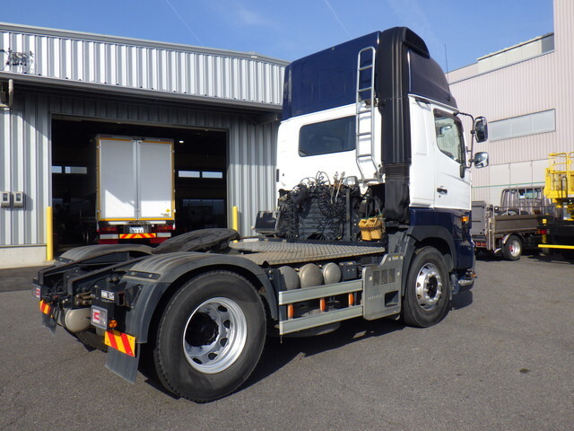 日野プロフィアトレーラーヘッド（トラクターヘッド）大型（10t）[写真02]