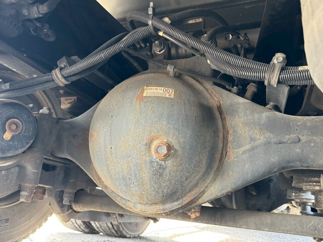 いすゞギガアルミウイング大型（10t）[写真21]