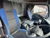 いすゞギガアルミウイング大型（10t）[写真25]