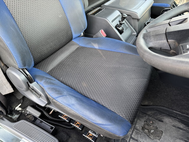 いすゞギガアルミウイング大型（10t）[写真25]