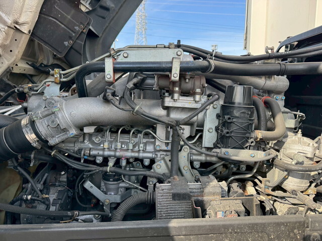 いすゞギガアルミウイング大型（10t）[写真37]