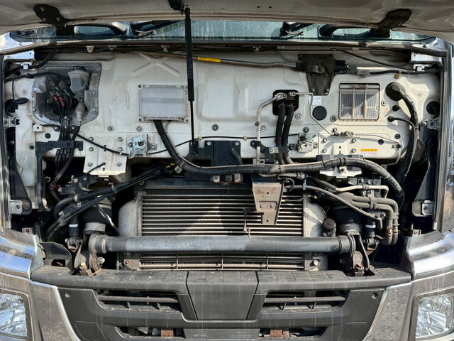 いすゞギガアルミウイング大型（10t）[写真38]