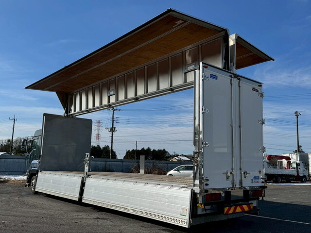 いすゞギガアルミウイング大型（10t）[写真06]