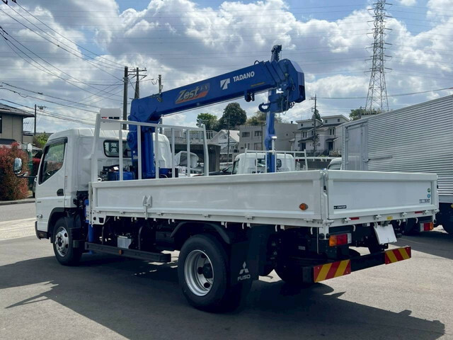 三菱ふそうキャンタークレーン4段小型（2t・3t）[写真02]