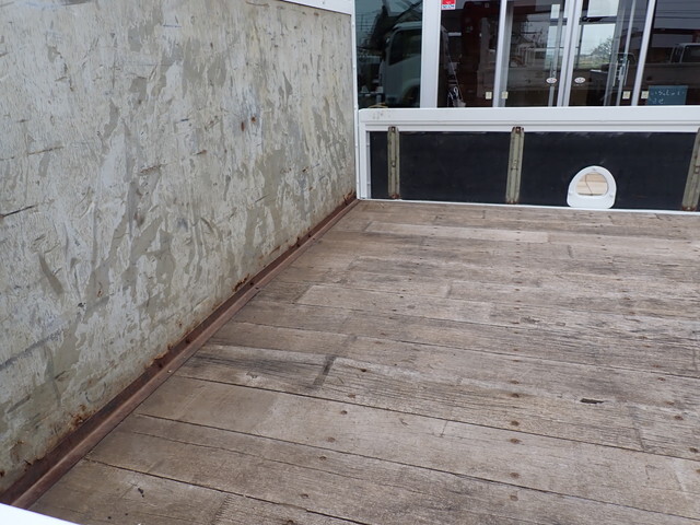 いすゞフォワードクレーン3段中型（4t）[写真11]