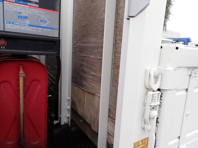 いすゞフォワードクレーン3段中型（4t）[写真09]