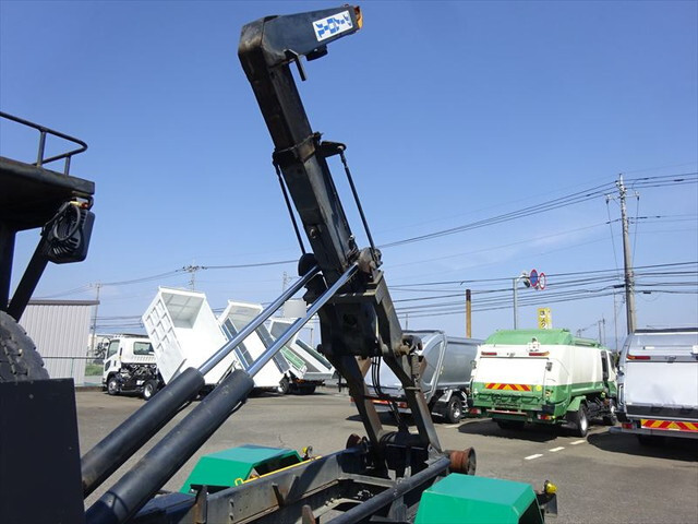 いすゞフォワードコンテナ専用車中型（4t）[写真10]