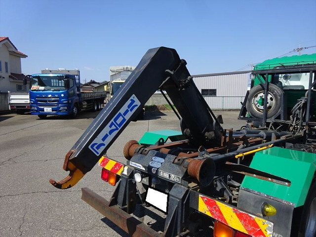 いすゞフォワードコンテナ専用車中型（4t）[写真13]