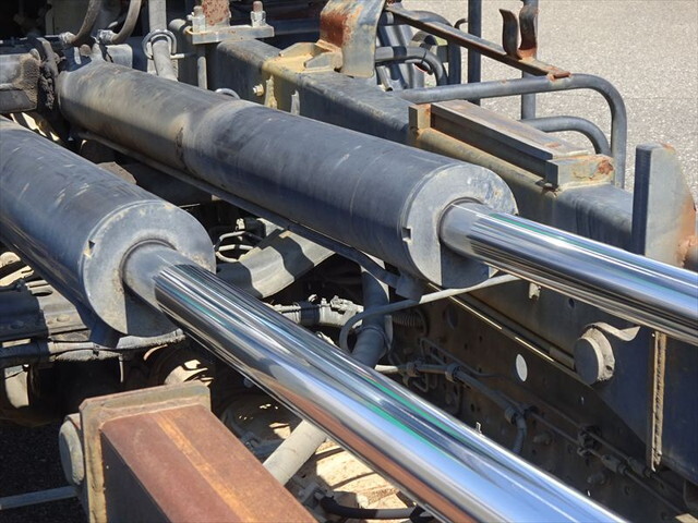 いすゞフォワードコンテナ専用車中型（4t）[写真17]