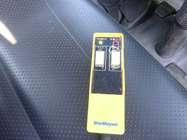 いすゞフォワードコンテナ専用車中型（4t）[写真22]