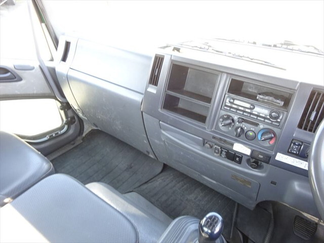いすゞフォワードコンテナ専用車中型（4t）[写真24]