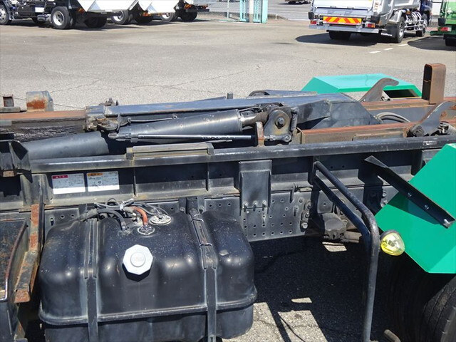 いすゞフォワードコンテナ専用車中型（4t）[写真05]