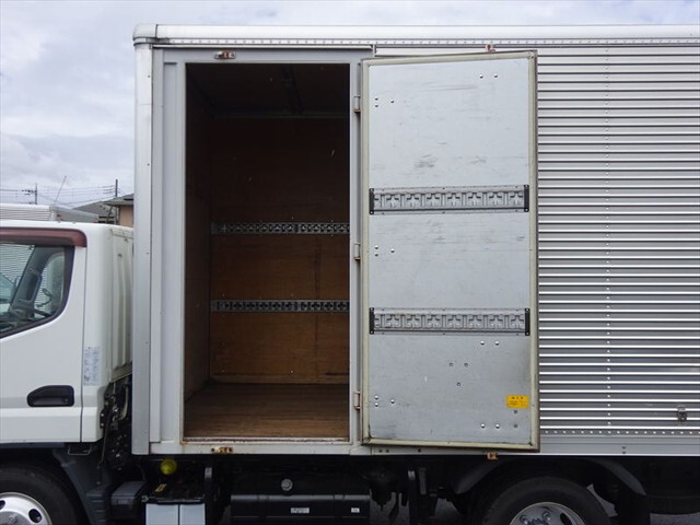 三菱ふそうキャンターアルミバン小型（2t・3t）[写真12]