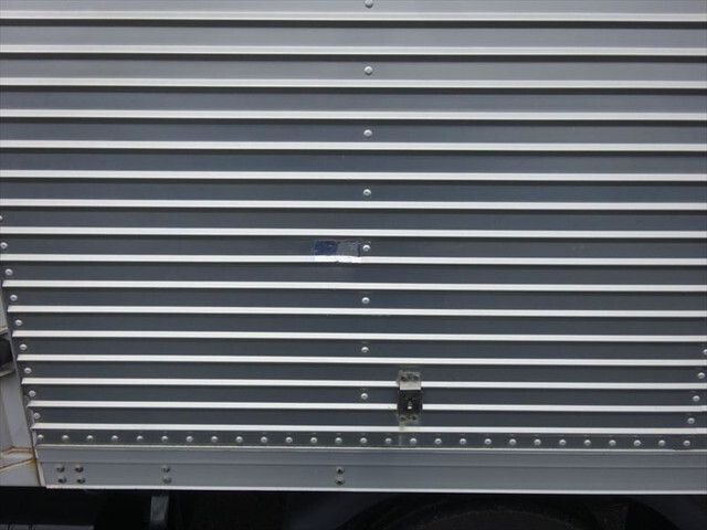 三菱ふそうキャンターアルミバン小型（2t・3t）[写真16]