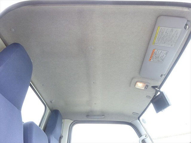 三菱ふそうキャンターアルミバン小型（2t・3t）[写真24]