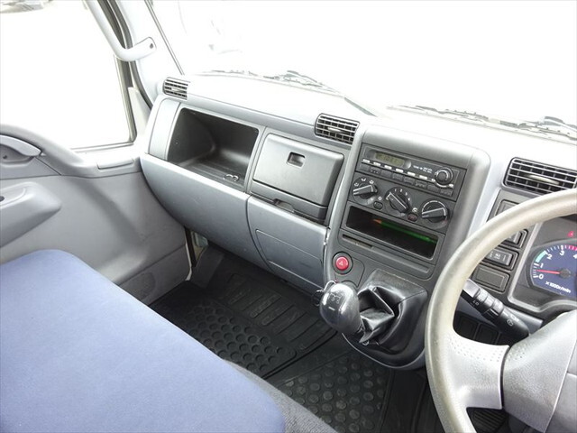 三菱ふそうキャンターアルミバン小型（2t・3t）[写真26]