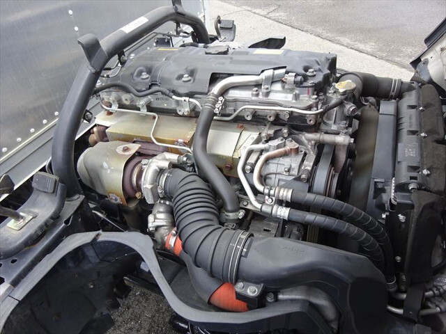 三菱ふそうキャンターアルミバン小型（2t・3t）[写真31]