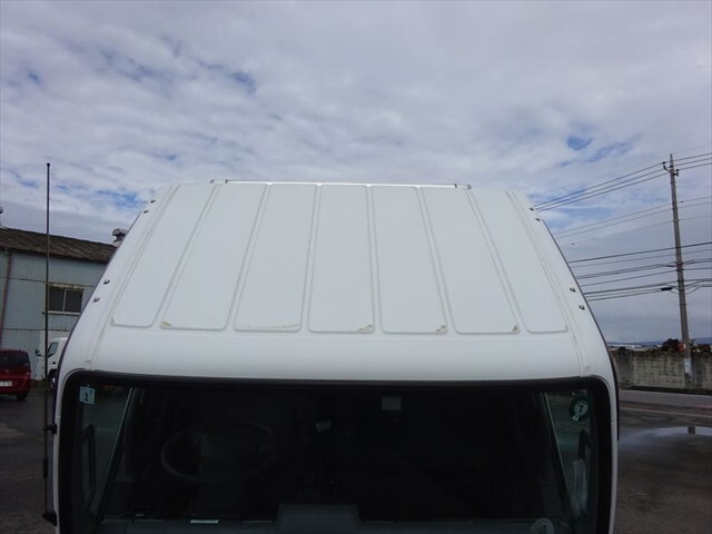 三菱ふそうキャンターアルミバン小型（2t・3t）[写真32]