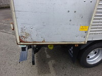 三菱ふそうキャンターアルミバン小型（2t・3t）[写真10]