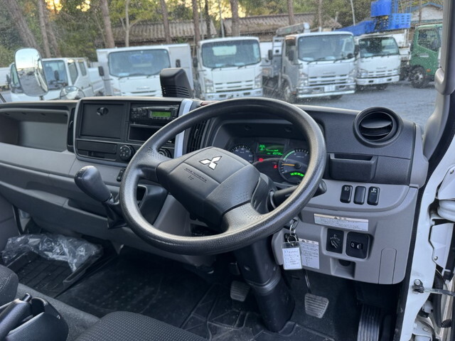 三菱ふそうキャンタークレーン4段小型（2t・3t）[写真22]