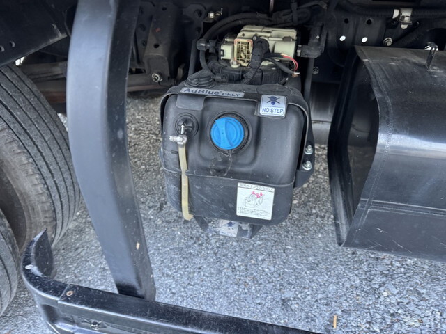 三菱ふそうキャンタークレーン4段小型（2t・3t）[写真30]