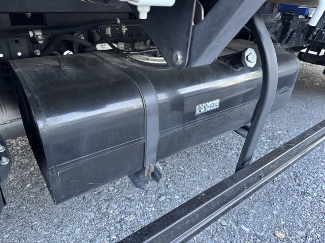 三菱ふそうキャンタークレーン4段小型（2t・3t）[写真31]