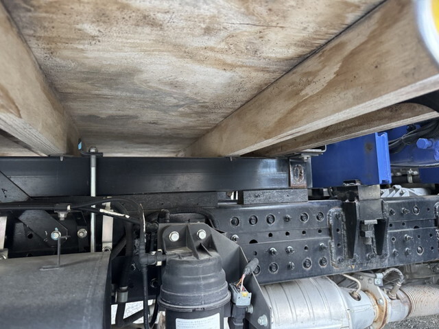 三菱ふそうキャンタークレーン4段小型（2t・3t）[写真33]