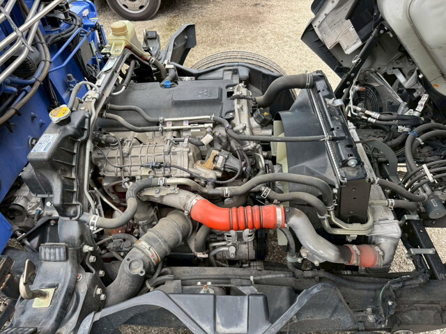 三菱ふそうキャンタークレーン4段小型（2t・3t）[写真37]