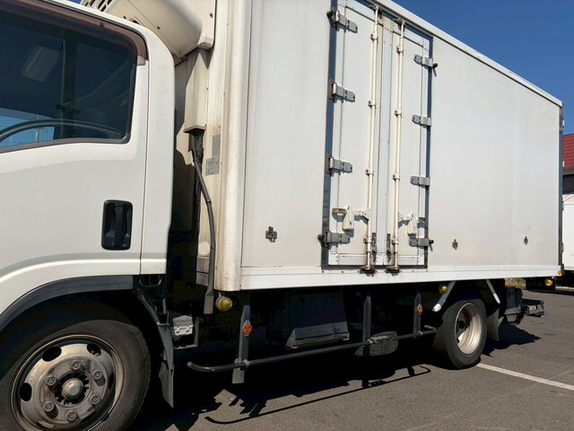 いすゞエルフ冷凍車（冷蔵車）小型（2t・3t）[写真11]