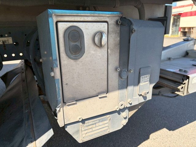 いすゞエルフ冷凍車（冷蔵車）小型（2t・3t）[写真17]