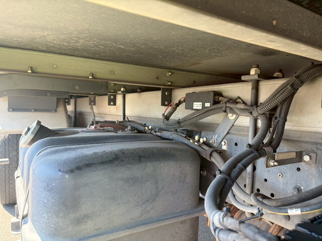 いすゞエルフ冷凍車（冷蔵車）小型（2t・3t）[写真18]