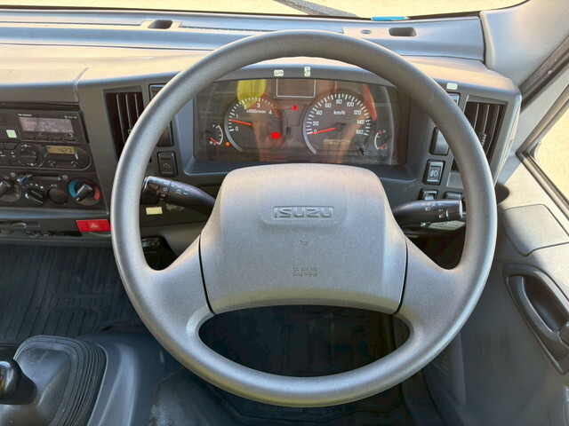 いすゞエルフ冷凍車（冷蔵車）小型（2t・3t）[写真25]