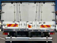 いすゞエルフ冷凍車（冷蔵車）小型（2t・3t）[写真33]