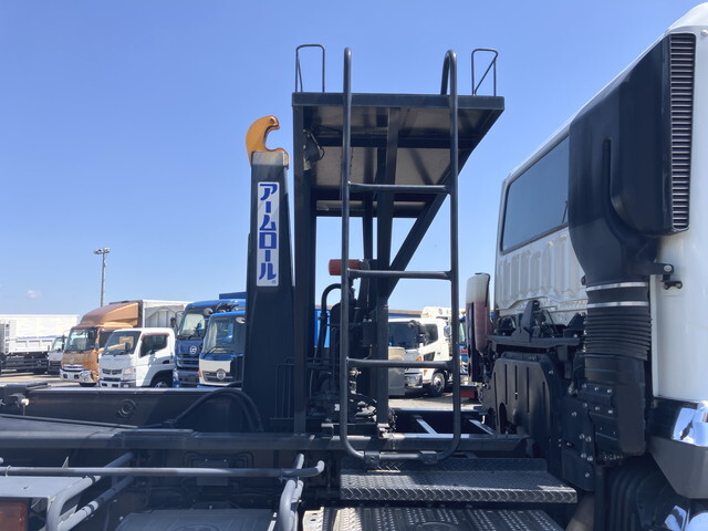 三菱ふそうスーパーグレートコンテナ専用車大型（10t）[写真12]