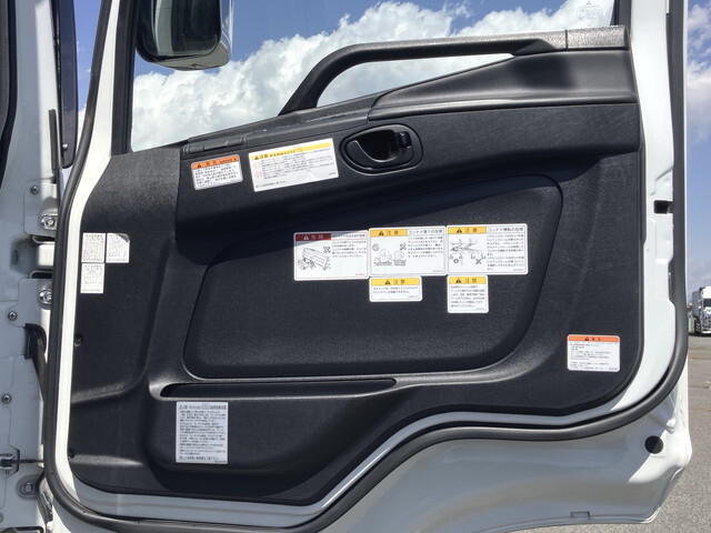 三菱ふそうスーパーグレートコンテナ専用車大型（10t）[写真30]