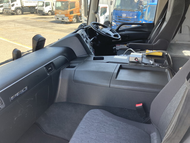 三菱ふそうスーパーグレートコンテナ専用車大型（10t）[写真31]