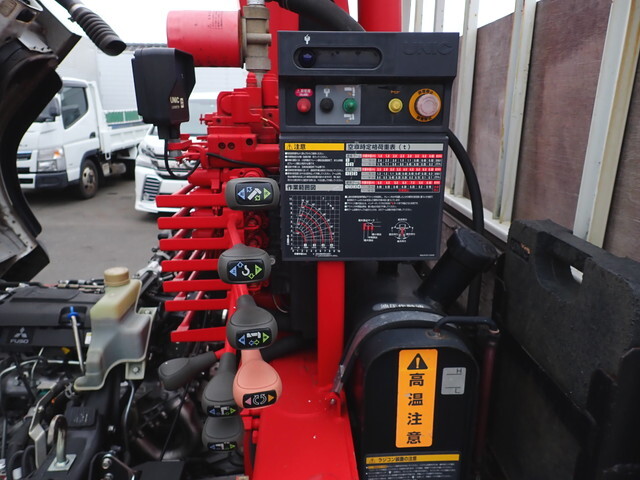 三菱ふそうキャンタークレーン4段小型（2t・3t）[写真22]