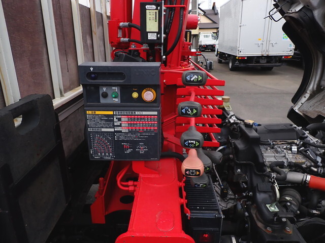 三菱ふそうキャンタークレーン4段小型（2t・3t）[写真23]