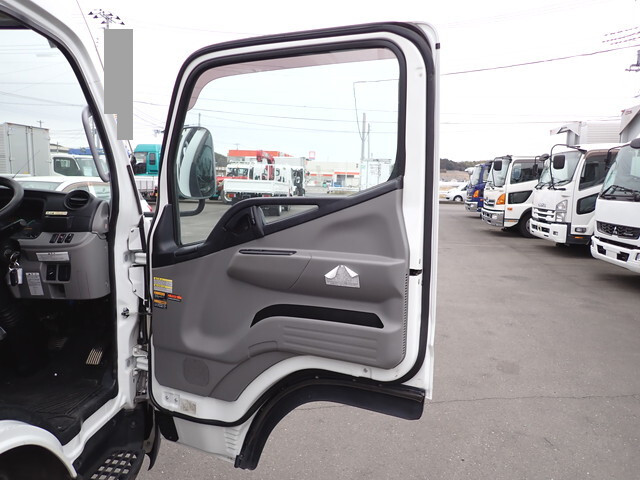 三菱ふそうキャンタークレーン4段小型（2t・3t）[写真29]