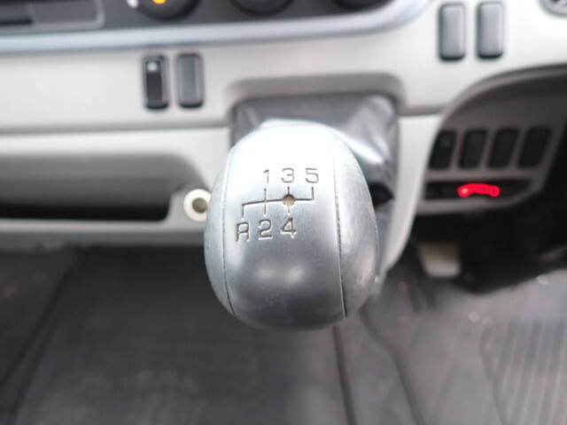 三菱ふそうキャンタークレーン4段小型（2t・3t）[写真36]