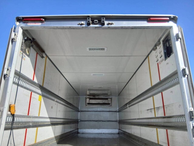 いすゞフォワード冷凍車（冷蔵車）増トン（6t・8t）[写真14]