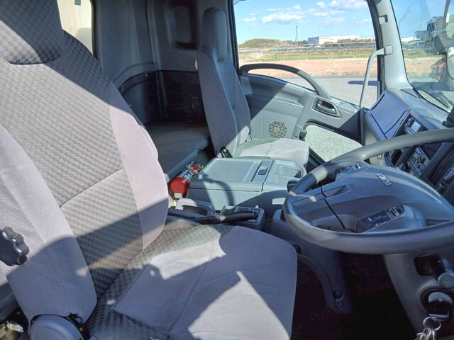 いすゞフォワード冷凍車（冷蔵車）増トン（6t・8t）[写真21]