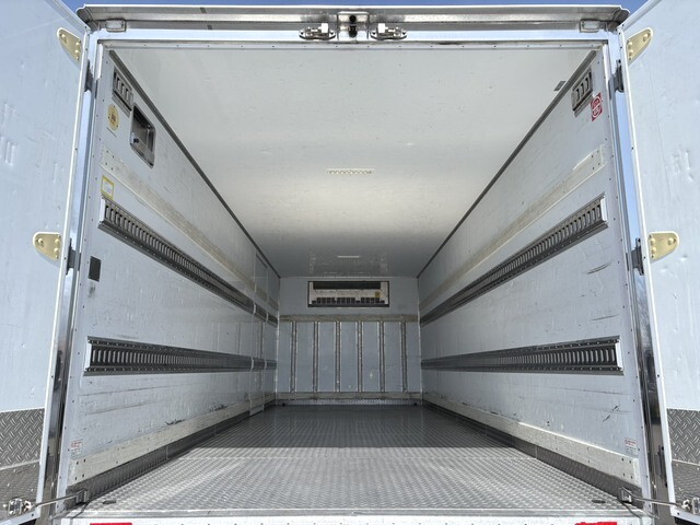 日野レンジャー冷凍車（冷蔵車）中型（4t）[写真14]