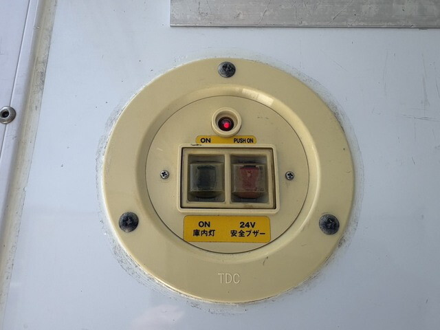 日野レンジャー冷凍車（冷蔵車）中型（4t）[写真18]