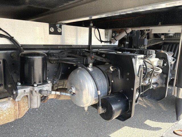 日野レンジャー冷凍車（冷蔵車）中型（4t）[写真21]