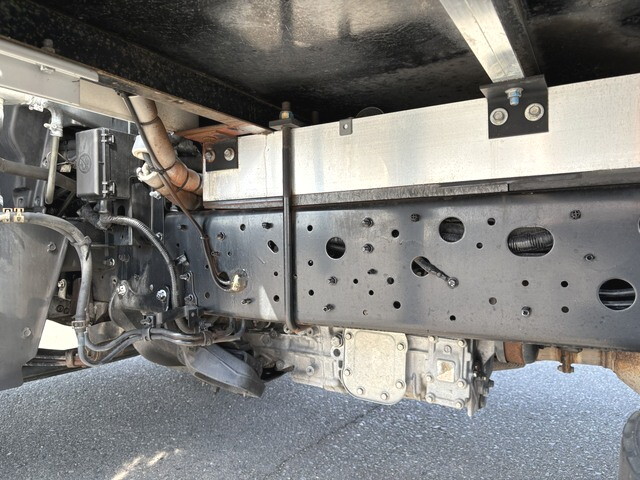 日野レンジャー冷凍車（冷蔵車）中型（4t）[写真22]