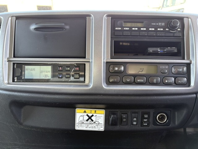 日野レンジャー冷凍車（冷蔵車）中型（4t）[写真34]