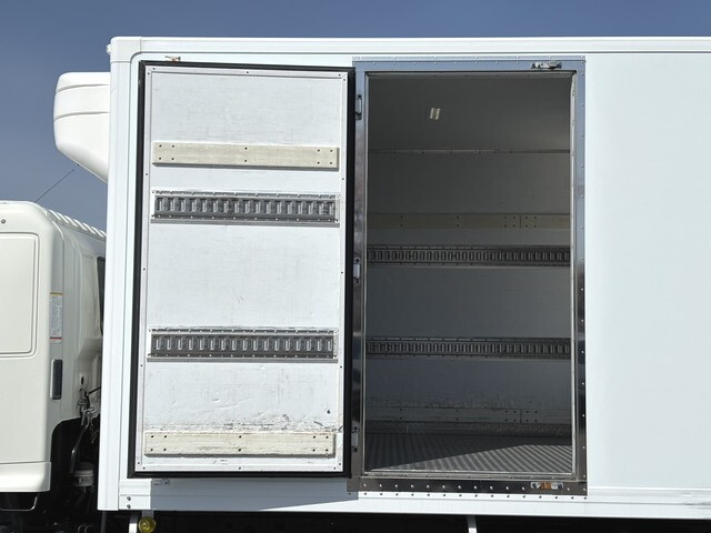 日野レンジャー冷凍車（冷蔵車）中型（4t）[写真09]