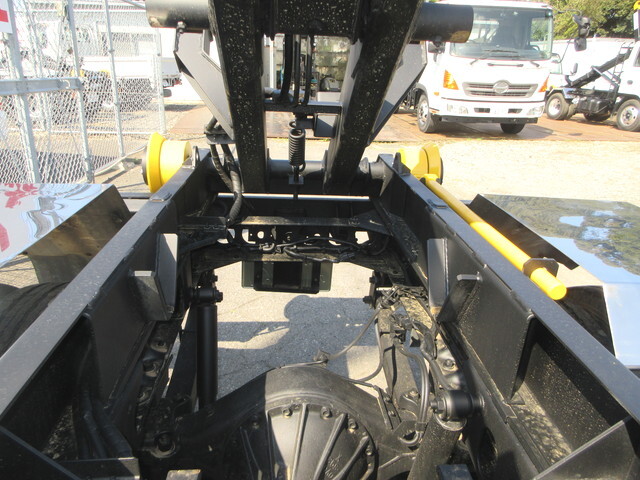 いすゞエルフコンテナ専用車小型（2t・3t）[写真13]