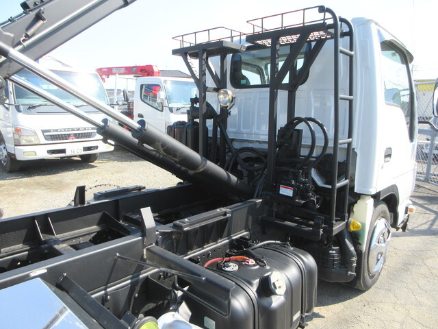 いすゞエルフコンテナ専用車小型（2t・3t）[写真14]